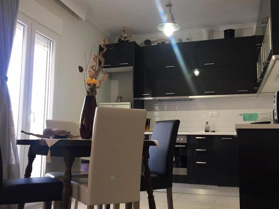 Beach House Deluxe 2-Bedroom apartment Aghia Triada