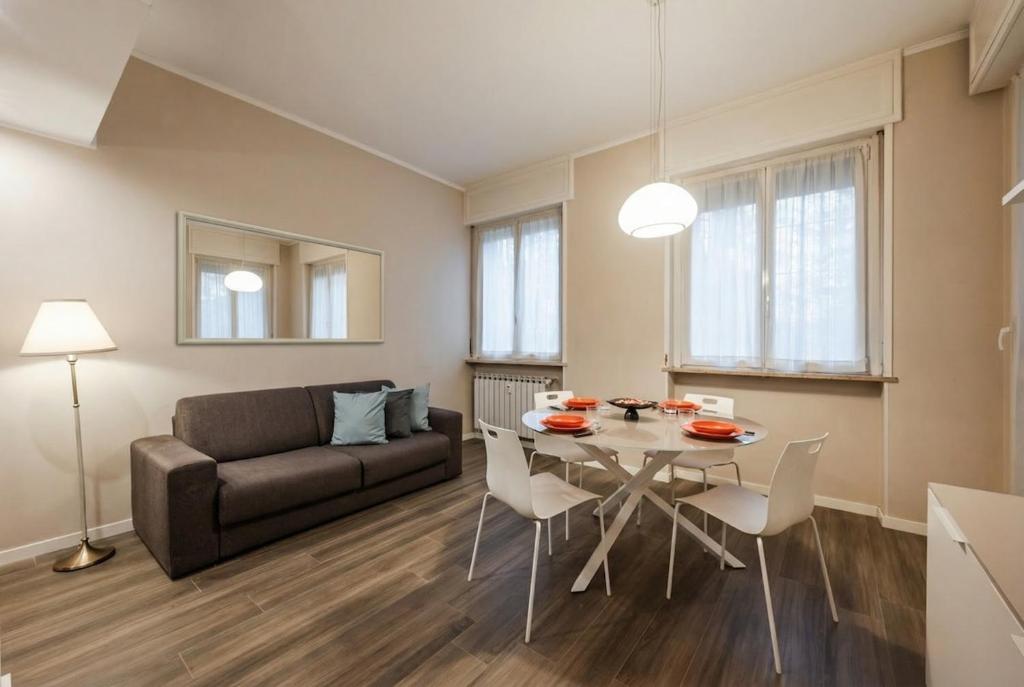 Modern Three Room Apartment Near the Metro AC - Wifi