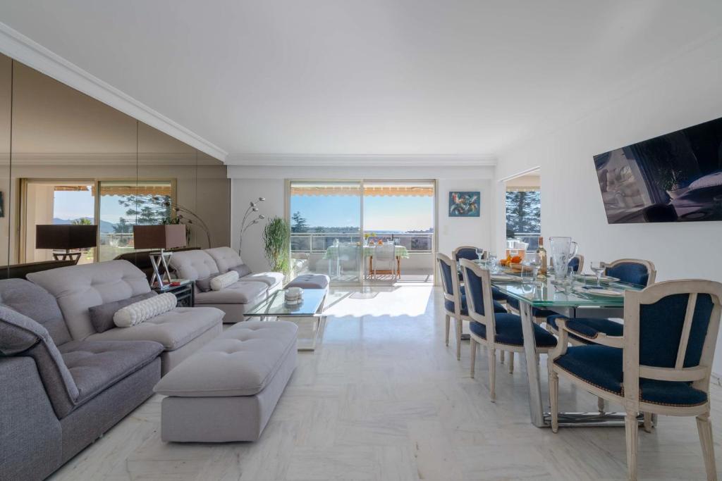 104 sqm Sea-View Apartment Cannes