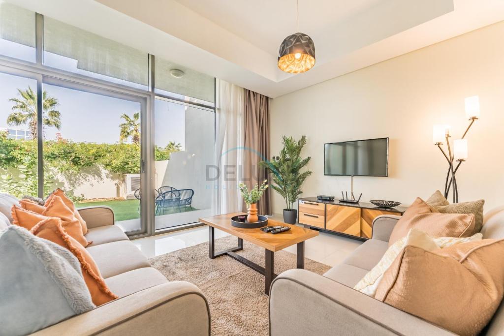 Flawless 3BR Townhouse with Assistant's Room at DAMAC Hills 2 by Deluxe Holiday Homes, Dubai (updated prices 2027)