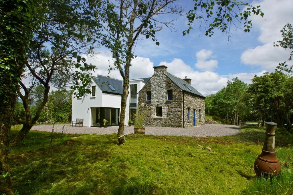 an old stone house in the middle of a field at 3 Bed in Sneem oc-i136 in Sneem