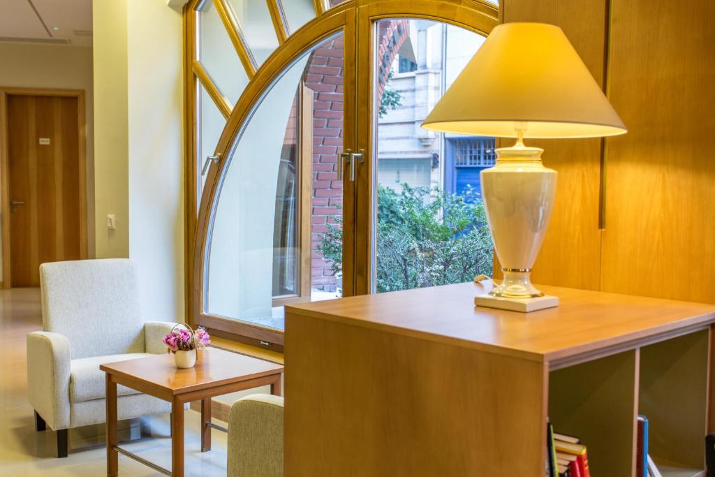 Posezení v ubytování Corvin Hotel Budapest Sissi Wing