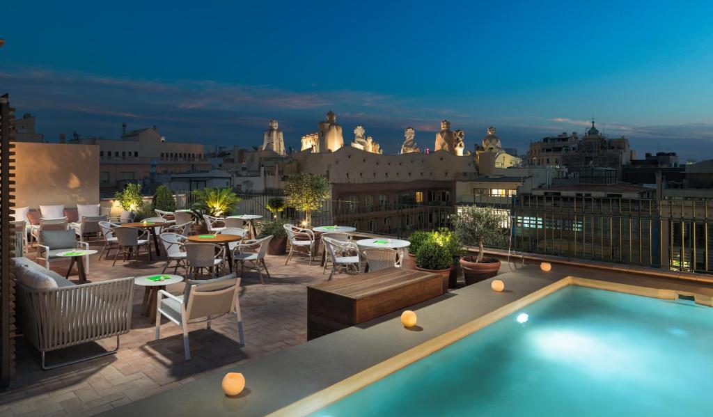 Bazén v ubytování H10 Casa Mimosa 4* Sup nebo v jeho okolí