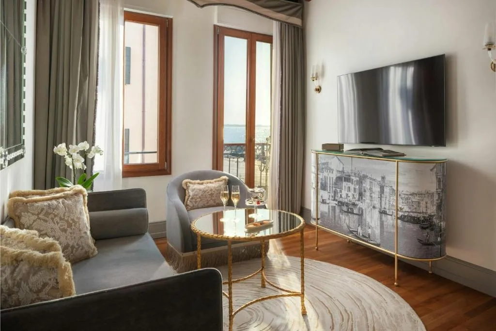 Suite with Lagoon View