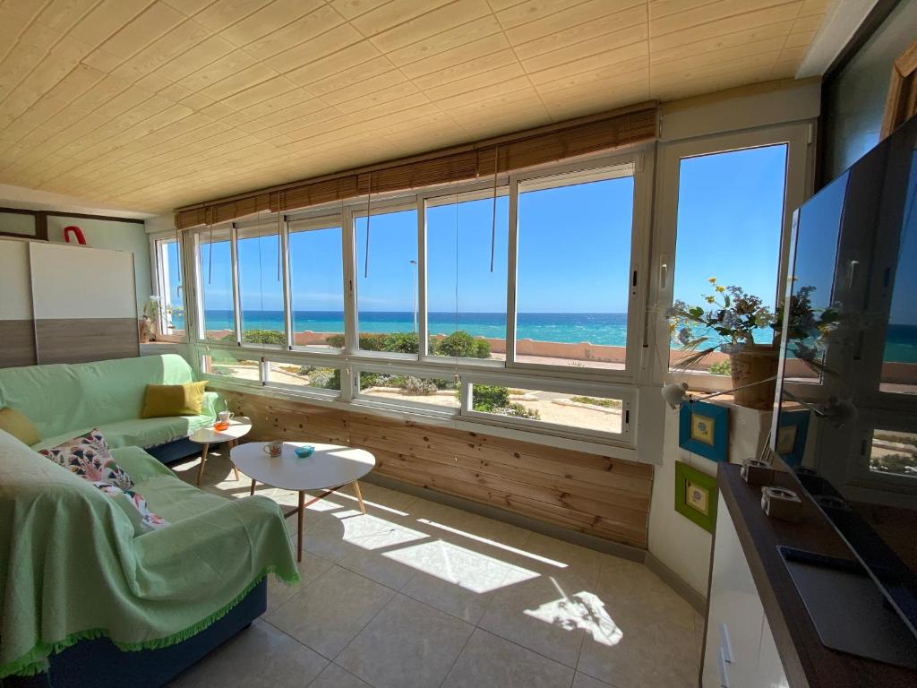 INFINITE BLUE ,CABO CERVERA LA MATA, FRONT SEA VIEW !Free Parking,High speed Internet