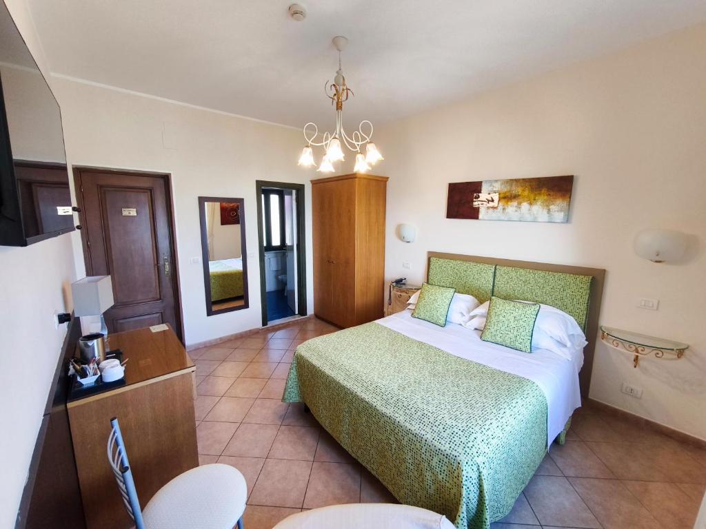 Hotel "La Pensione Svizzera" - 9