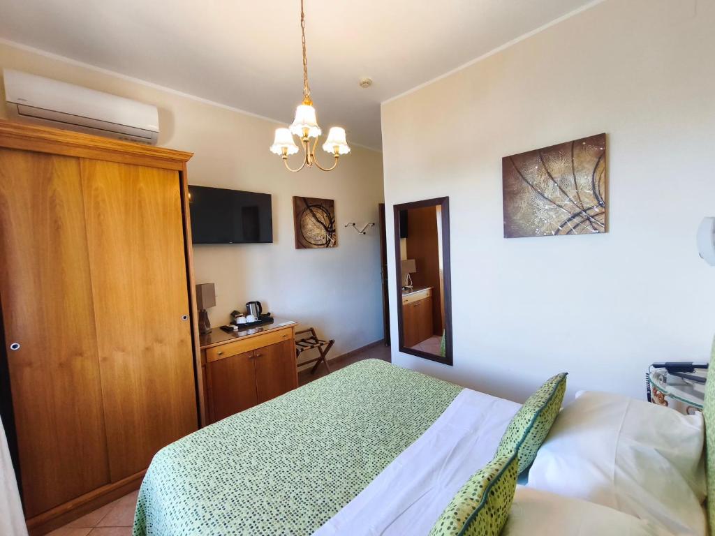 Hotel "La Pensione Svizzera" - 12