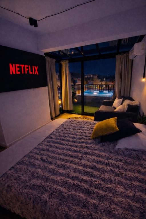 Athens Center Apartment with Private Jacuzzi