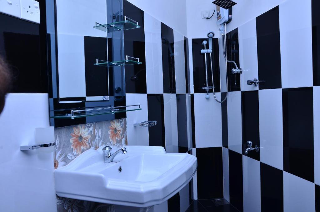 Kandyan White Holiday Homes - 5