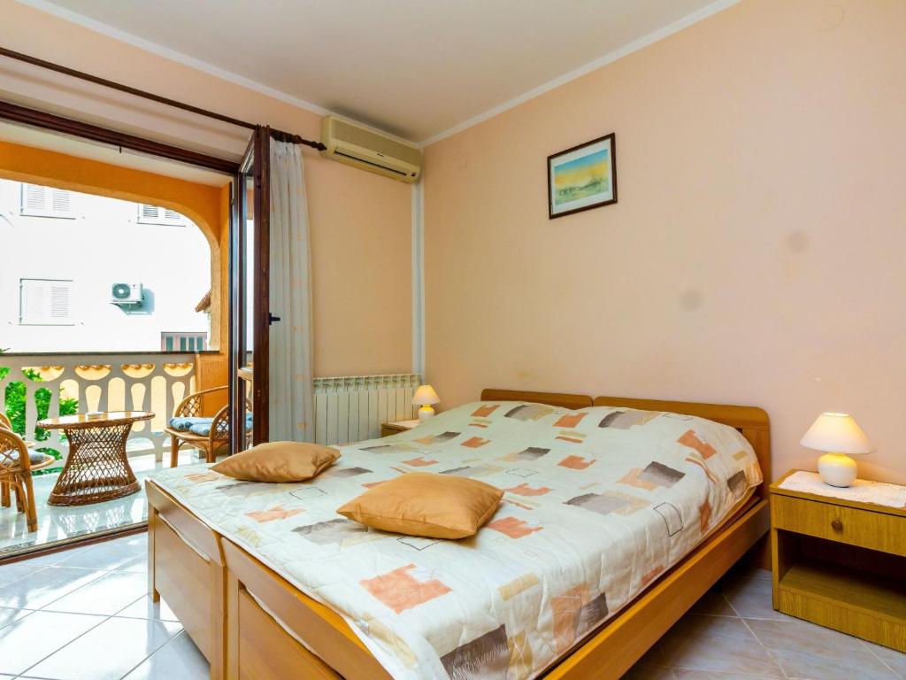 Apartment Appartement in Fažana mit Möbliertem Balkon by Interhome