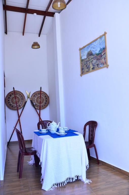 Kandyan White Holiday Homes - 11