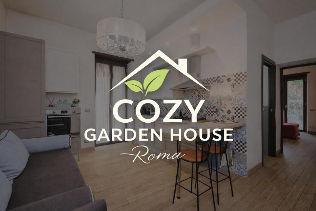 Cozy Flat Private Patio 2 Min Walk to Metro
