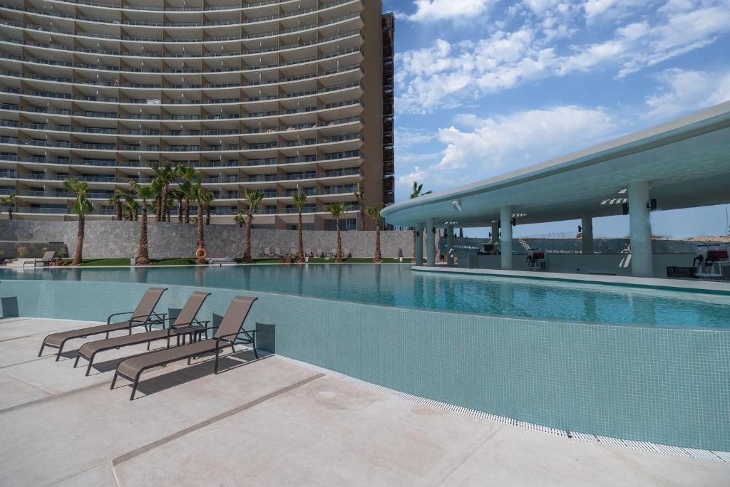 Gallery image of One 1402B Hotel Room: New Beachfront Resort, Style & Comfort in Puerto Peñasco