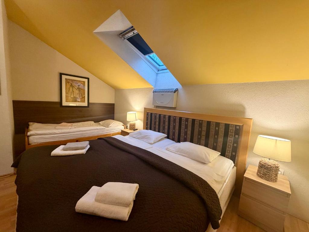 Apartments Prestige VILLA IVICA with daily reception, pool & spa, restaurant - 