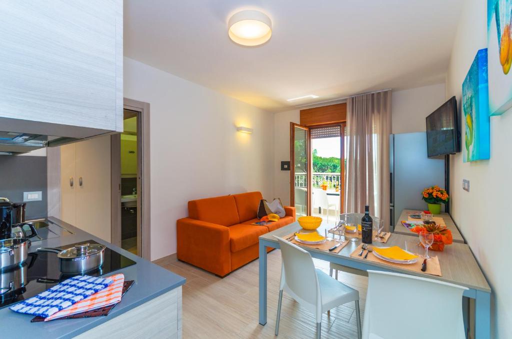 Кухня или мини-кухня в Villaggio Mare Blu
