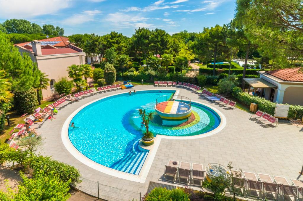 Бассейн в Villaggio Mare Blu или поблизости
