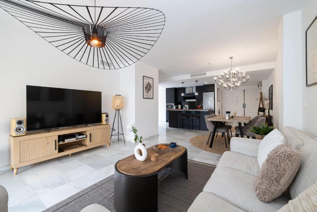 City Center Beach Access Apartment With Style