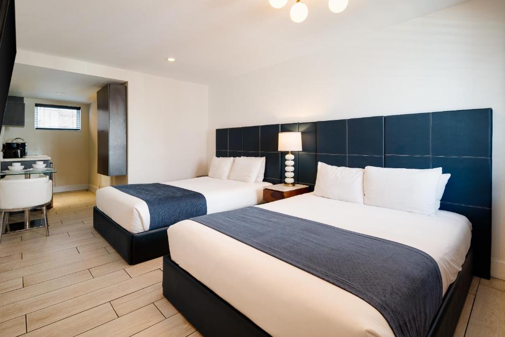 Waterside Hotel and Suites - 