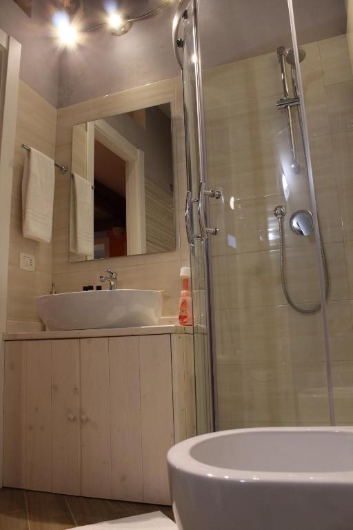 A bathroom at A Casa di Turiddu