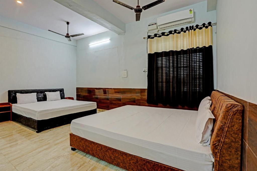 Super OYO Hotel O Nidhivan Guest House - Housity