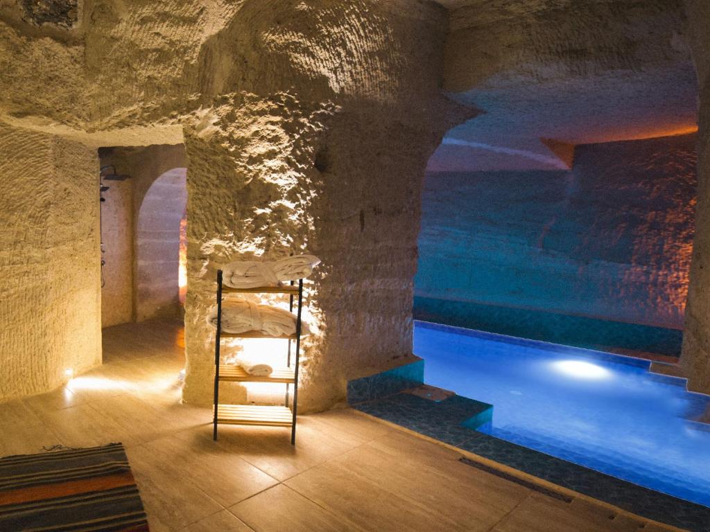 My Cave Suites - Housity