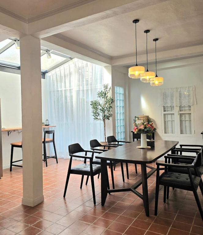 Kemhorm House Golden hours and cozy corners