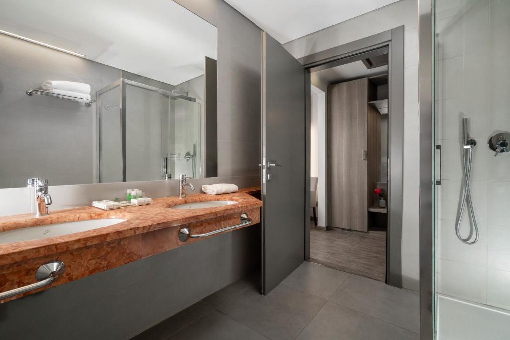 Just Hotel Saronno - Superior Tweepersoonskamer Met 2 Aparte Bedden