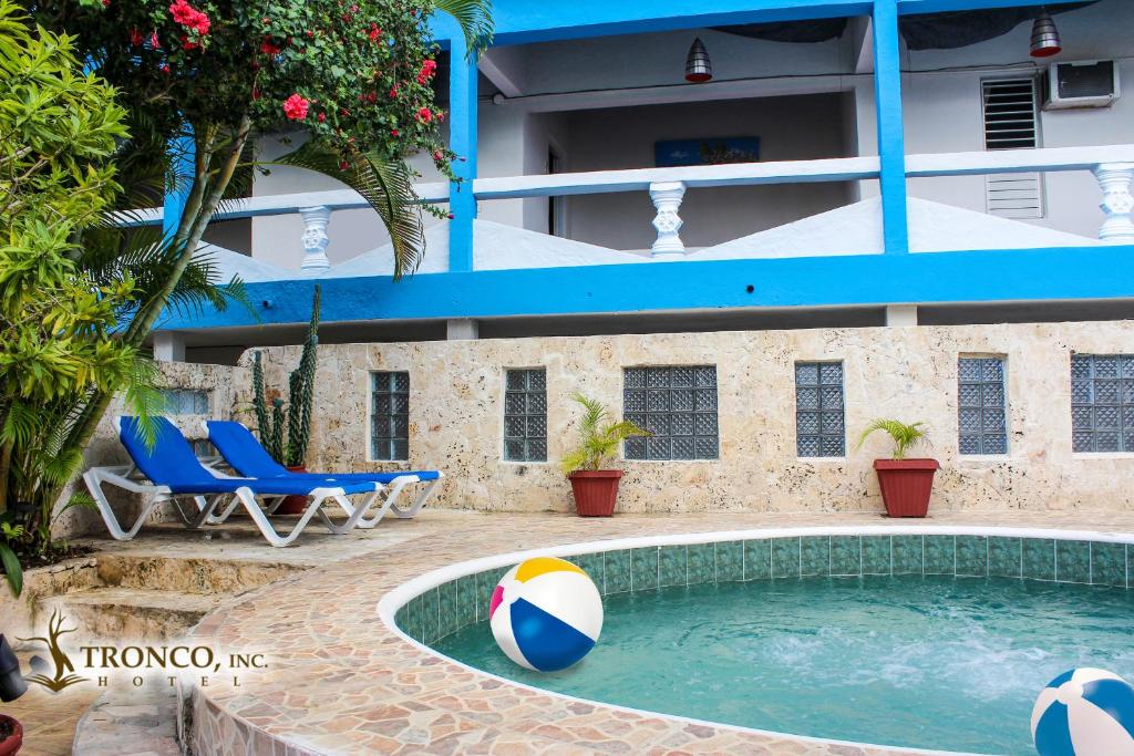Bazén v ubytování Hotel El Tronco Inc nebo v jeho okolí