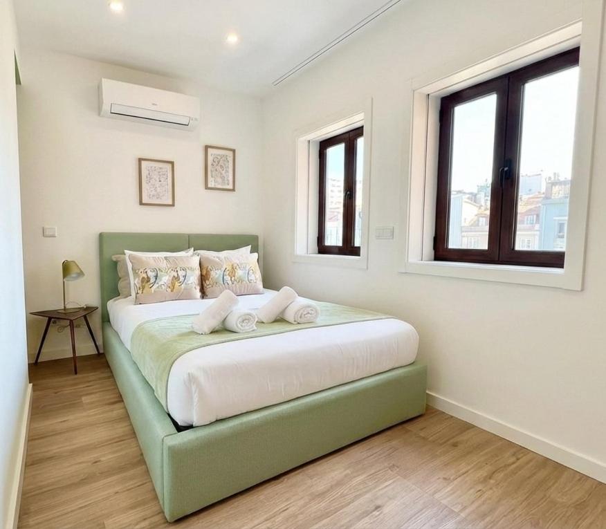 Historic Porto Flat I Balcony & Views by MyMoradia