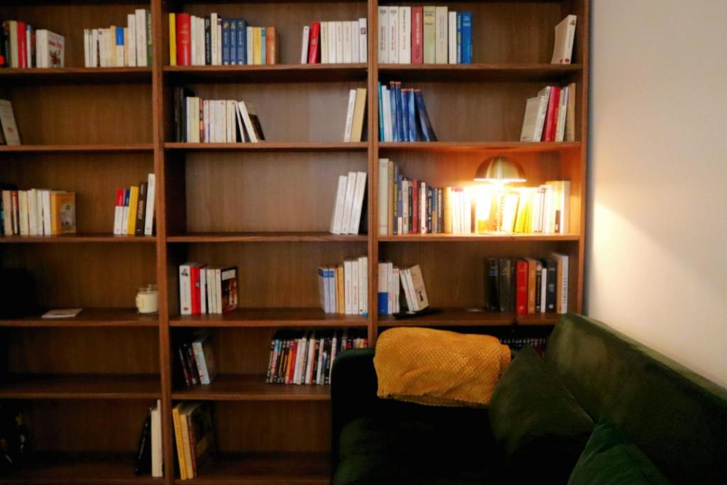 Un appart chaleureux et simple au cœur du 5e arrondissement