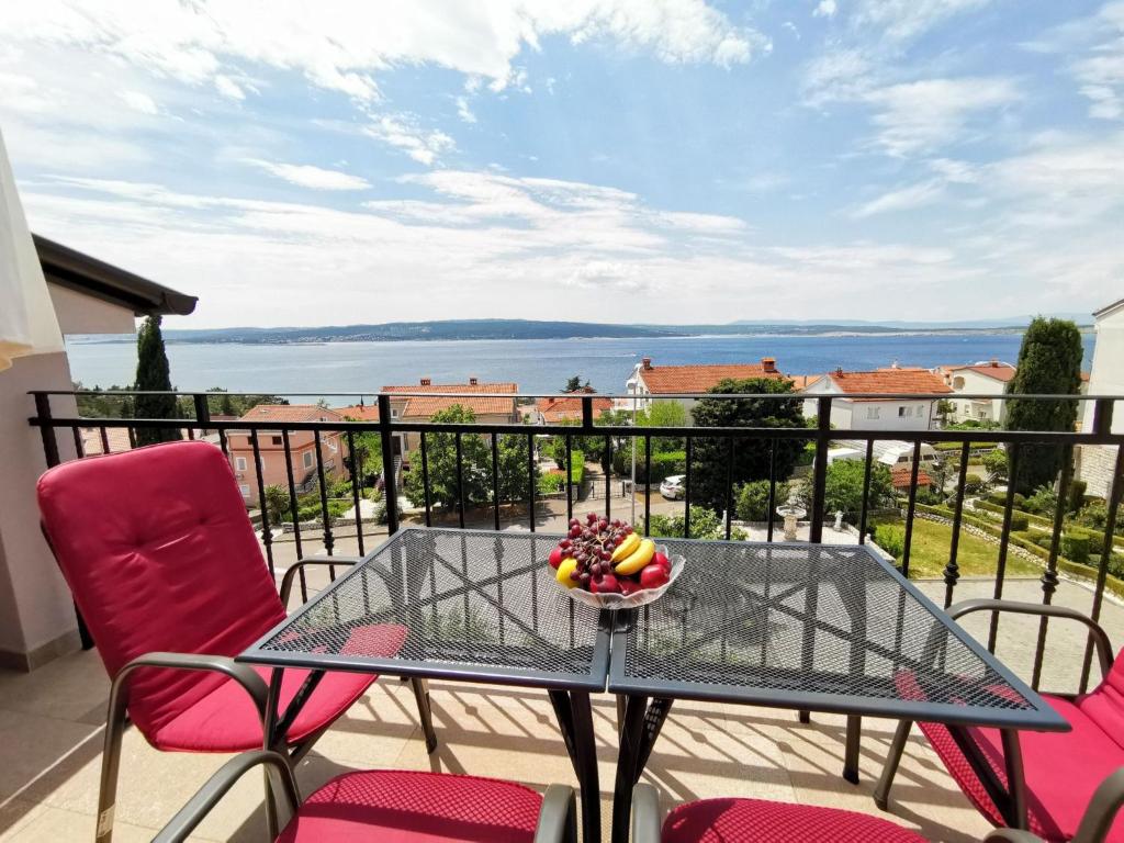 Apartment Wohnung in Crikvenica mit Terrasse und Meerblick by Interhome