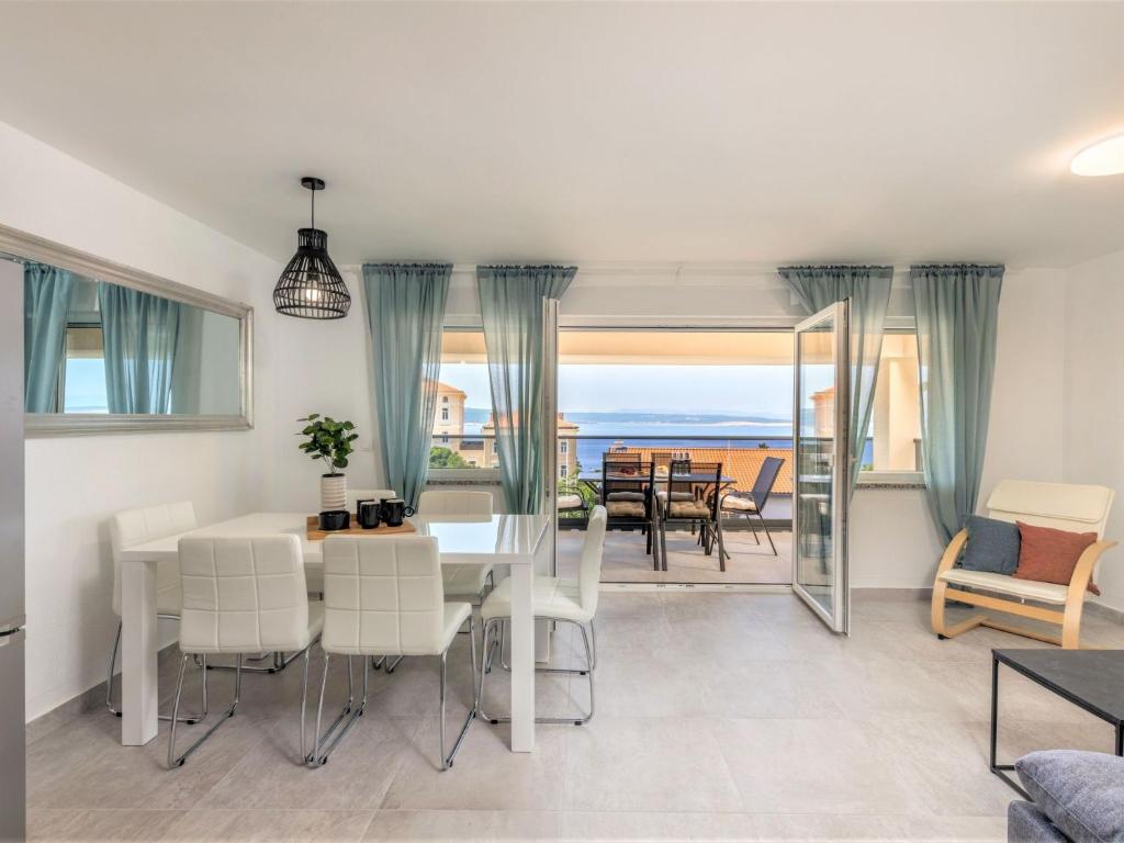 Apartment Modernes Apartment in Crikvenica mit Gemeinschaftspool by Interhome