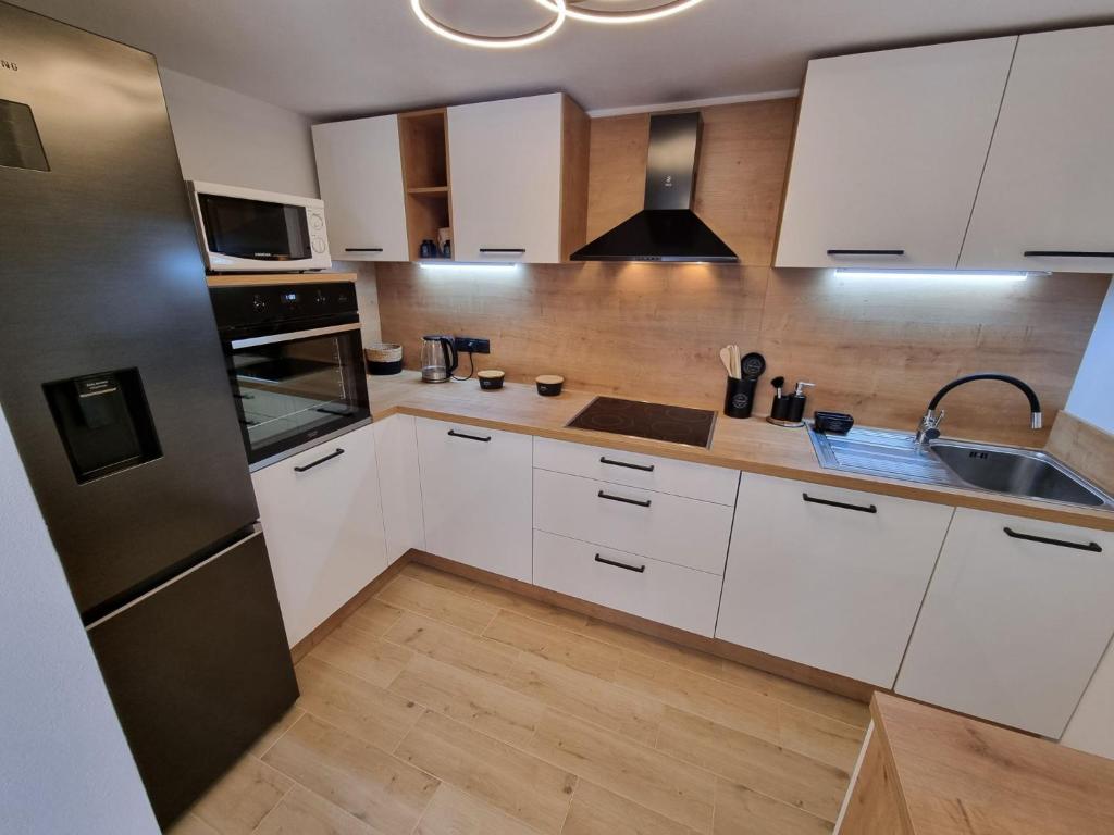 Apartment Bruno mit Blick auf das Wasser by Interhome