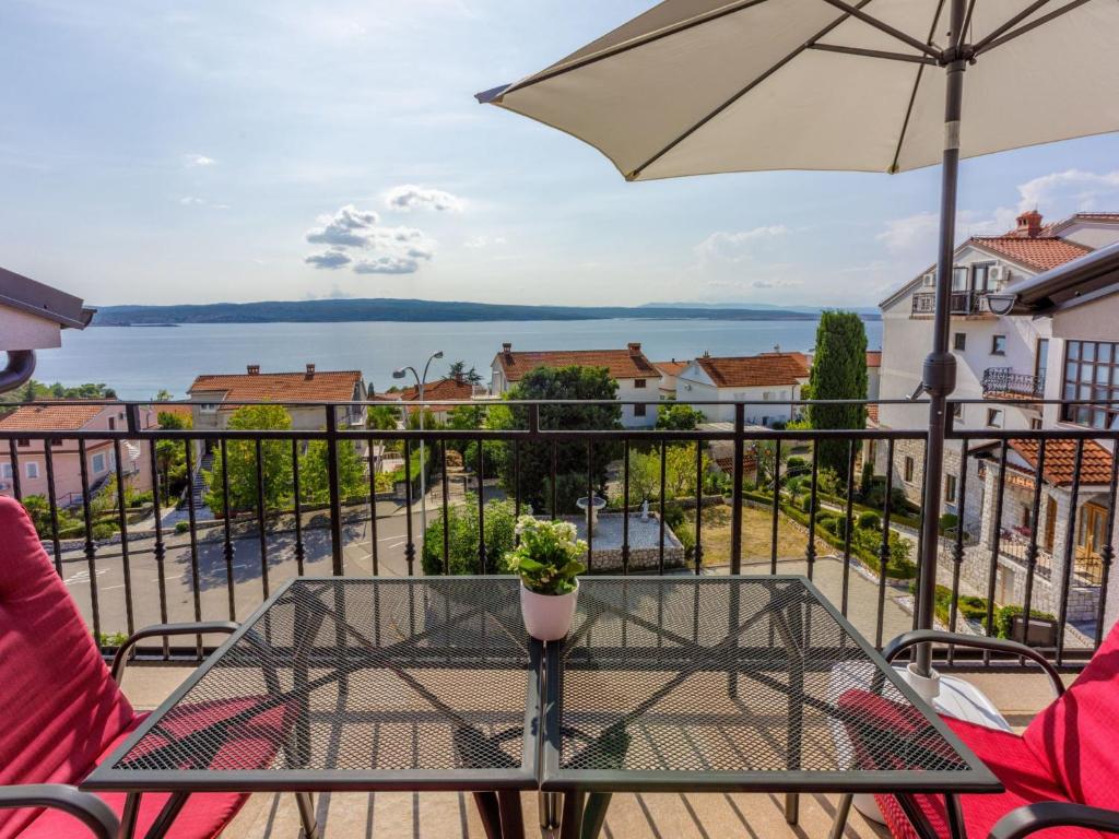 Apartment Wohnung mit Panoramablick aufs Meer by Interhome
