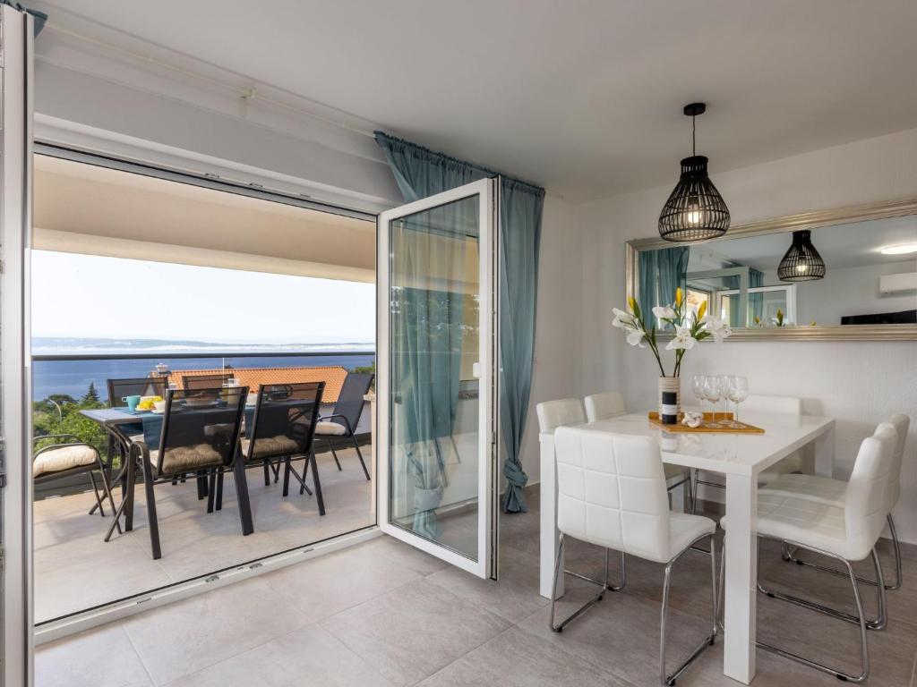 Apartment Modernes Apartment in Crikvenica mit Gemeinschaftspool by Interhome