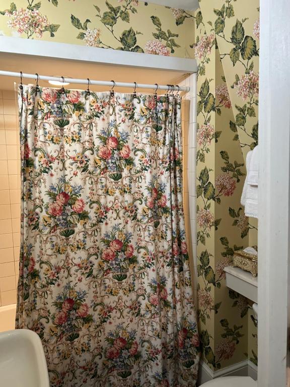 Barksdale House Inn photo