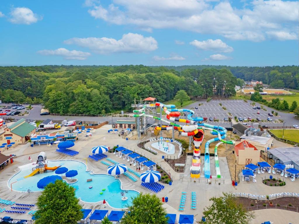 Sun Outdoors Frontier Town - Housity