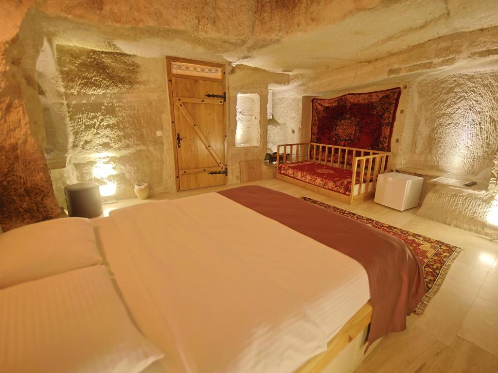 My Cave Suites - Superior-Dreibettzimmer