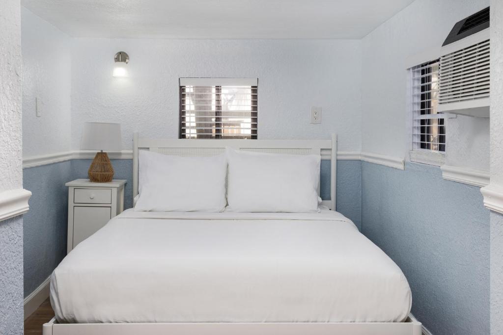 Sabal Palms Inn photo