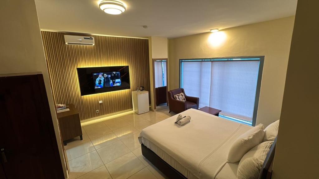 Murex Plaza Hotel & Suites