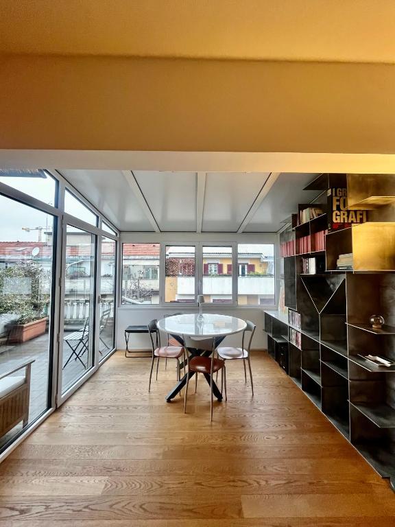 Sunny Apartment