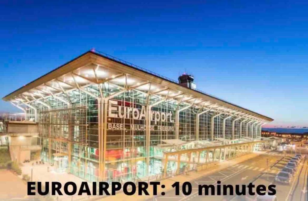 MoonYellow - Basel - AirPort - HighQuality – photo 26