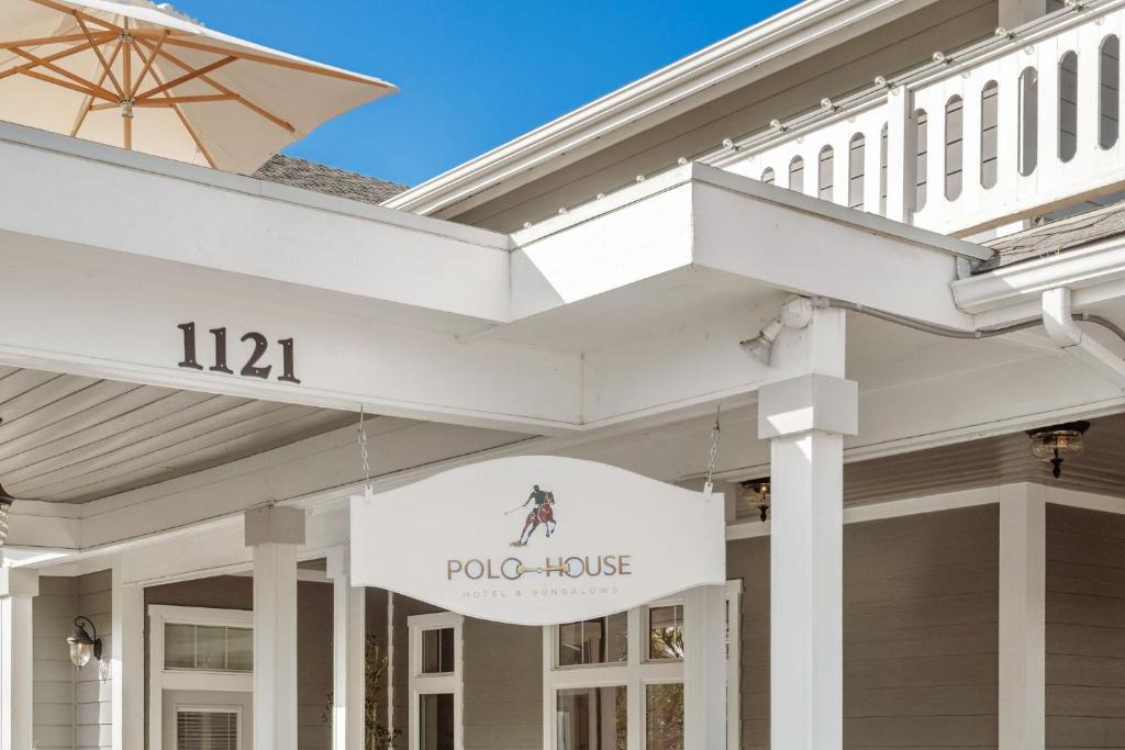 Polo House and Bungalows - Buttonwood- King Room With Balcony