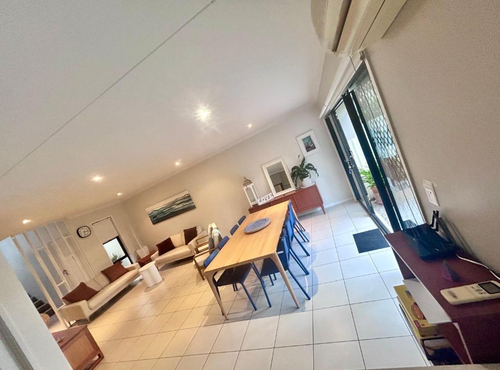 Gallery image of Ash's Place in Gold Coast