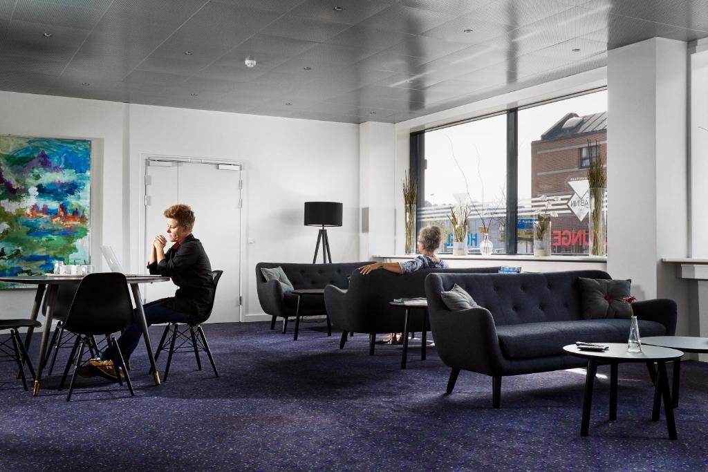 Posezení v ubytování Hotel Cabinn Vejle
