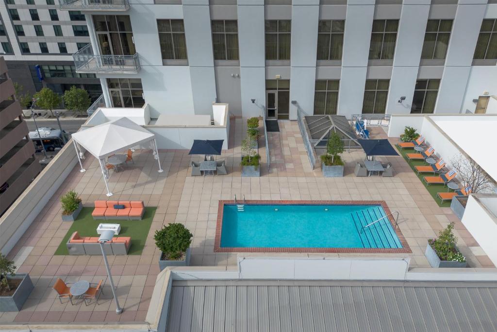 Hampton Inn and Suites Austin University Capitol photo