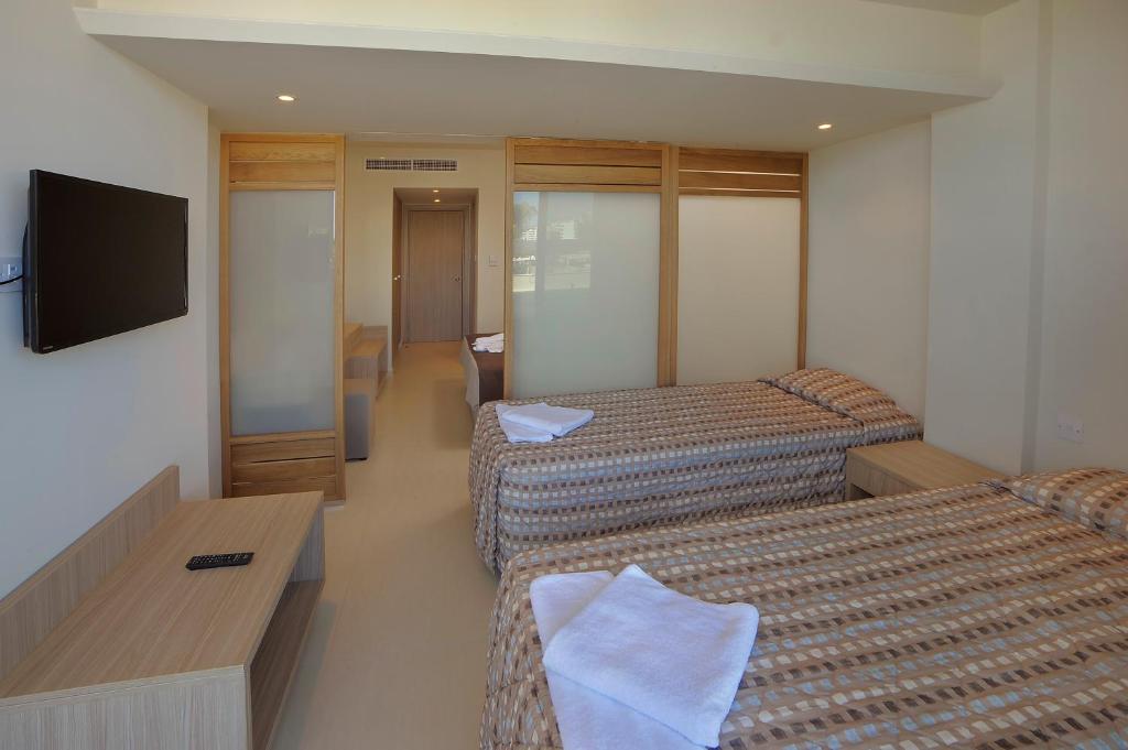 Nelia Beach Hotel & Spa - Sala De Família Superior Com Vista Para O Mar