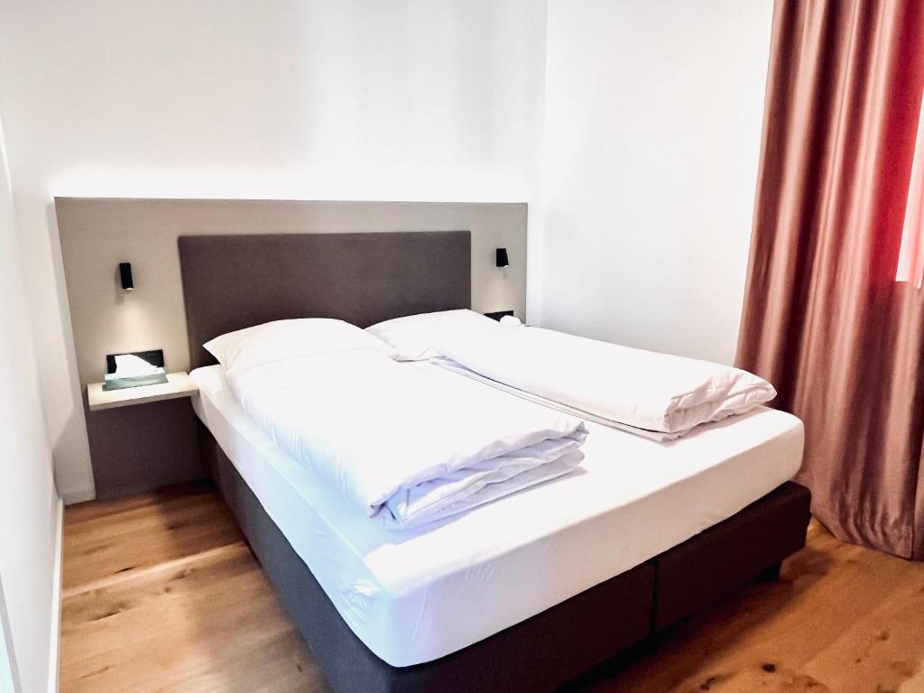 Mikes Apartments Munich - Superior Apartment With Balcony
