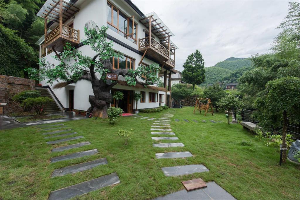 Gallery image of Deqing Mogan Mountain Jianxi Villa in Deqing