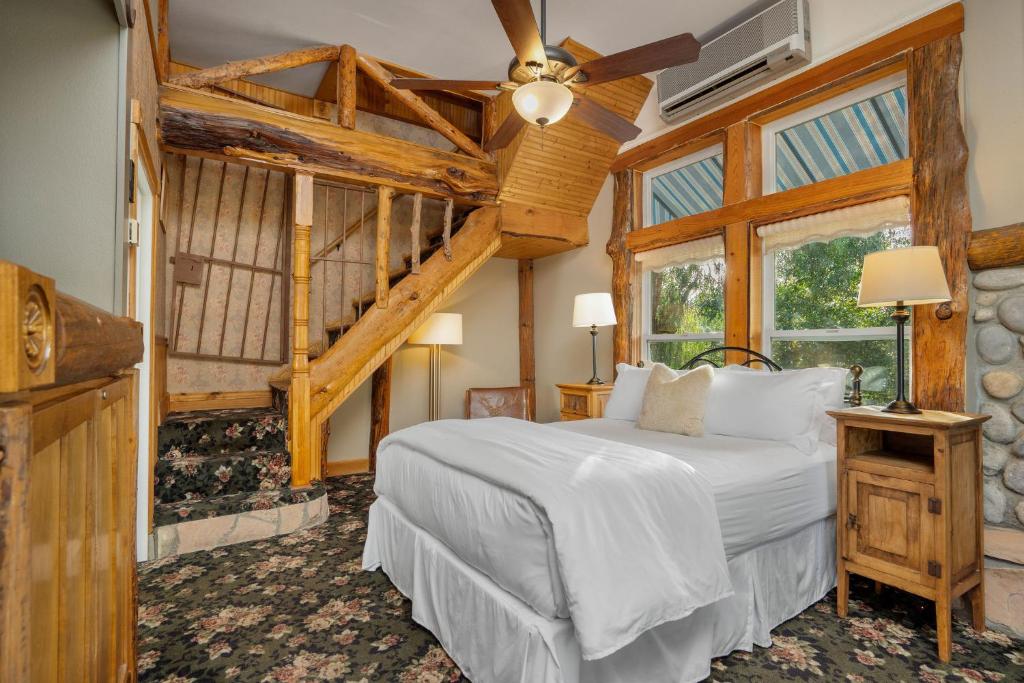Polo House and Bungalows - Sunstone Tower - King Suite